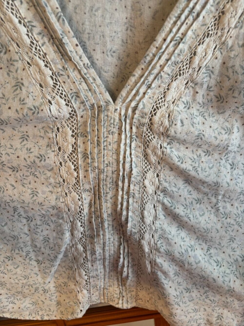Lucky Brand Women's Lace Trimmed V-Neck Top SZ: XL - Picture 4 of 13